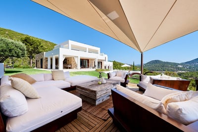 Luxury Villa Photo #2