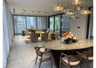 Luxury Villa Photo #26