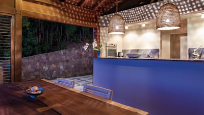 Kitchen & Dining Area