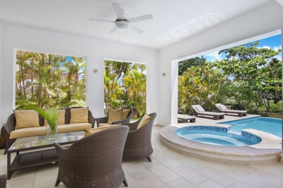 Luxury Villa Photo #16