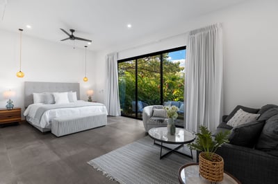 Main House – Primary 2: King Bed, AC & Private Terrace