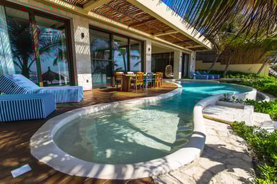 Luxury Villa Photo #4