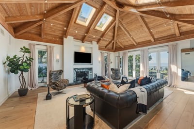 Luxury Villa Photo #14