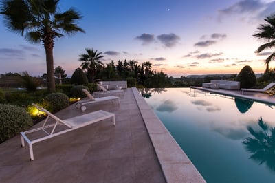 Luxury Villa Photo #9