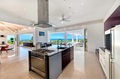 Luxury Villa Photo #23