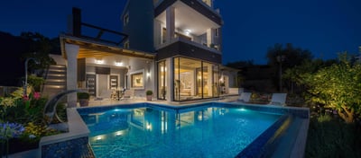 Luxury Villa Photo #5