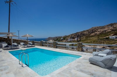 Luxury Villa Photo #4