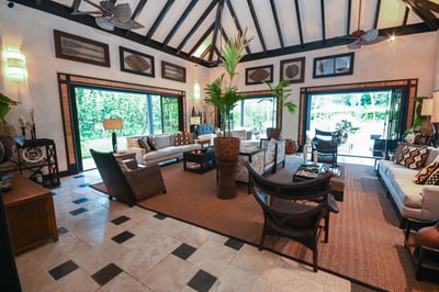 Luxury Villa Photo #15