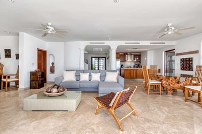Luxury Villa Photo #19