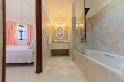 Luxury Villa Photo #25