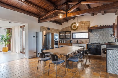 Luxury Villa Photo #28