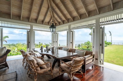 Luxury Villa Photo #4