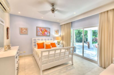 Luxury Villa Photo #18