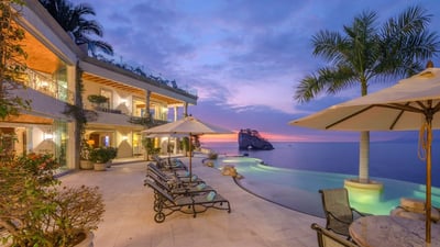 Luxury Villa Photo #12