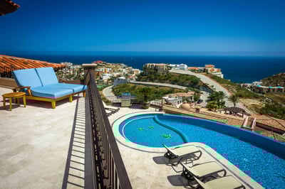 Luxury Villa Photo #16