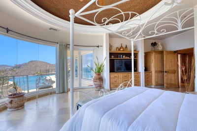 Luxury Villa Photo #39