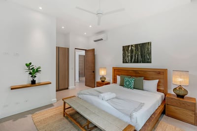 Luxury Villa Photo #27