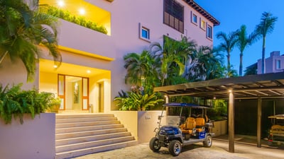 Luxury Villa Photo #7