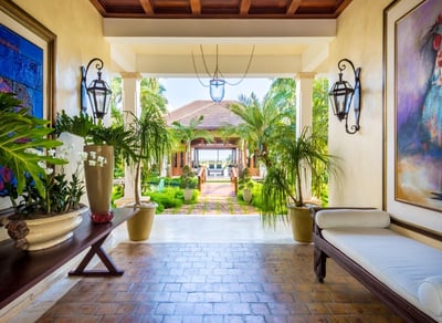 Luxury Villa Photo #23