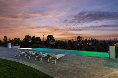 Luxury Villa Photo #3