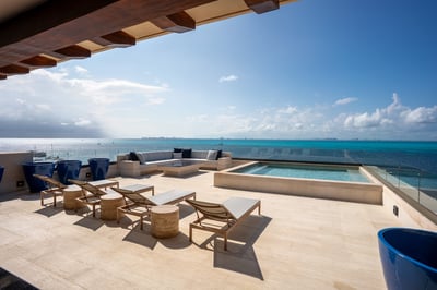 Luxury Villa Photo #3