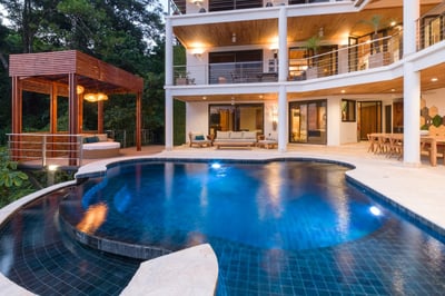 Luxury Villa Photo #4
