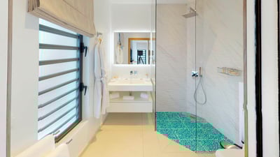 Luxury Villa Photo #26