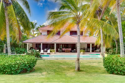 Luxury Villa Photo #3