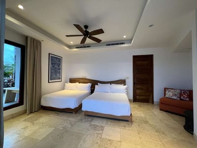 Luxury Villa Photo #24