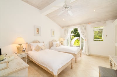 Luxury Villa Photo #30