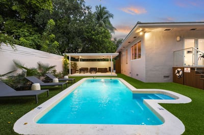 Luxury Villa Photo #2