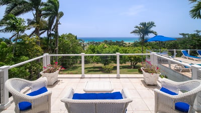 Luxury Villa Photo #4