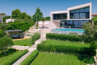 Luxury Villa Photo #5