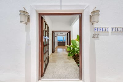 Luxury Villa Photo #22