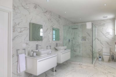 Luxury Villa Photo #17
