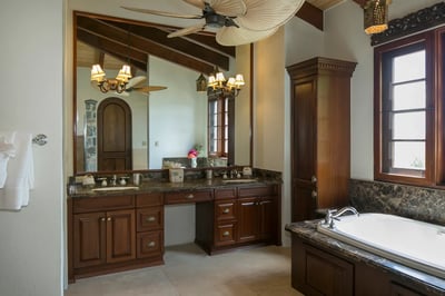 Luxury Villa Photo #30