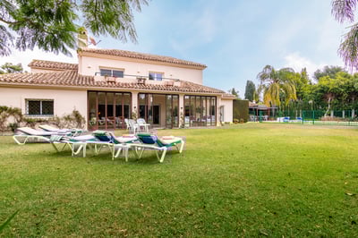 Luxury Villa Photo #3