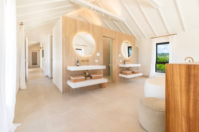 Luxury Villa Photo #18