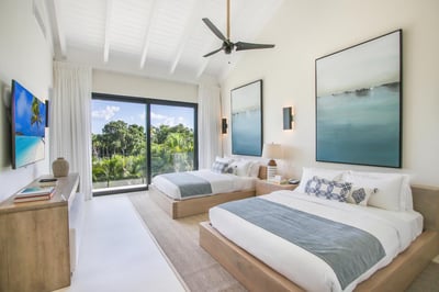 Luxury Villa Photo #31