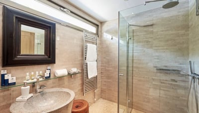 Luxury Villa Photo #26