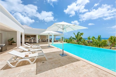 Luxury Villa Photo #6
