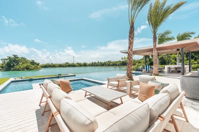 Luxury Villa Photo #16