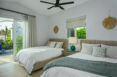 Luxury Villa Photo #18