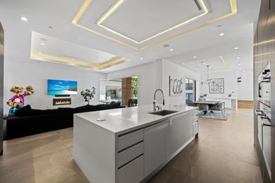 Luxury Villa Photo #33