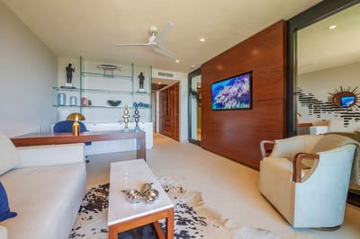 Luxury Villa Photo #36