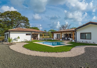 Luxury Villa Photo #8