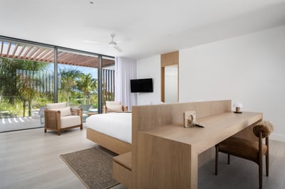 Luxury Villa Photo #43