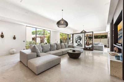 Luxury Villa Photo #28