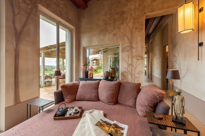 Luxury Villa Photo #18