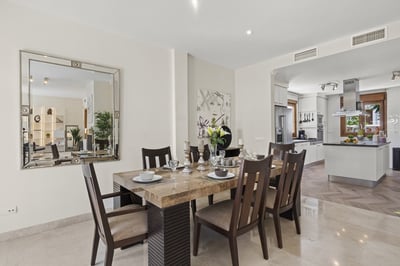 Luxury Villa Photo #13